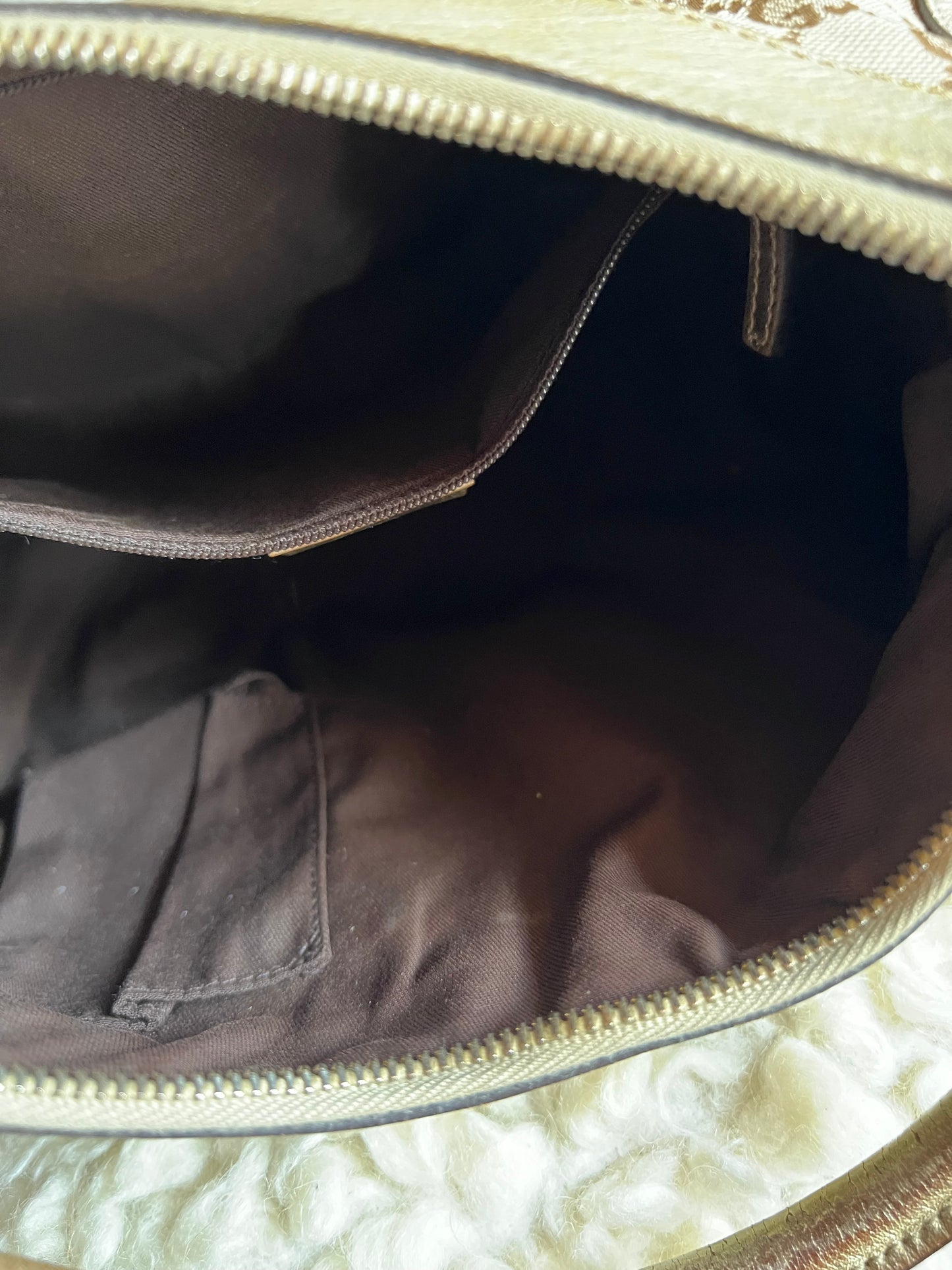 Gucci Abby Gold Buckle Hardware Shoulder Canvas Leather Bag