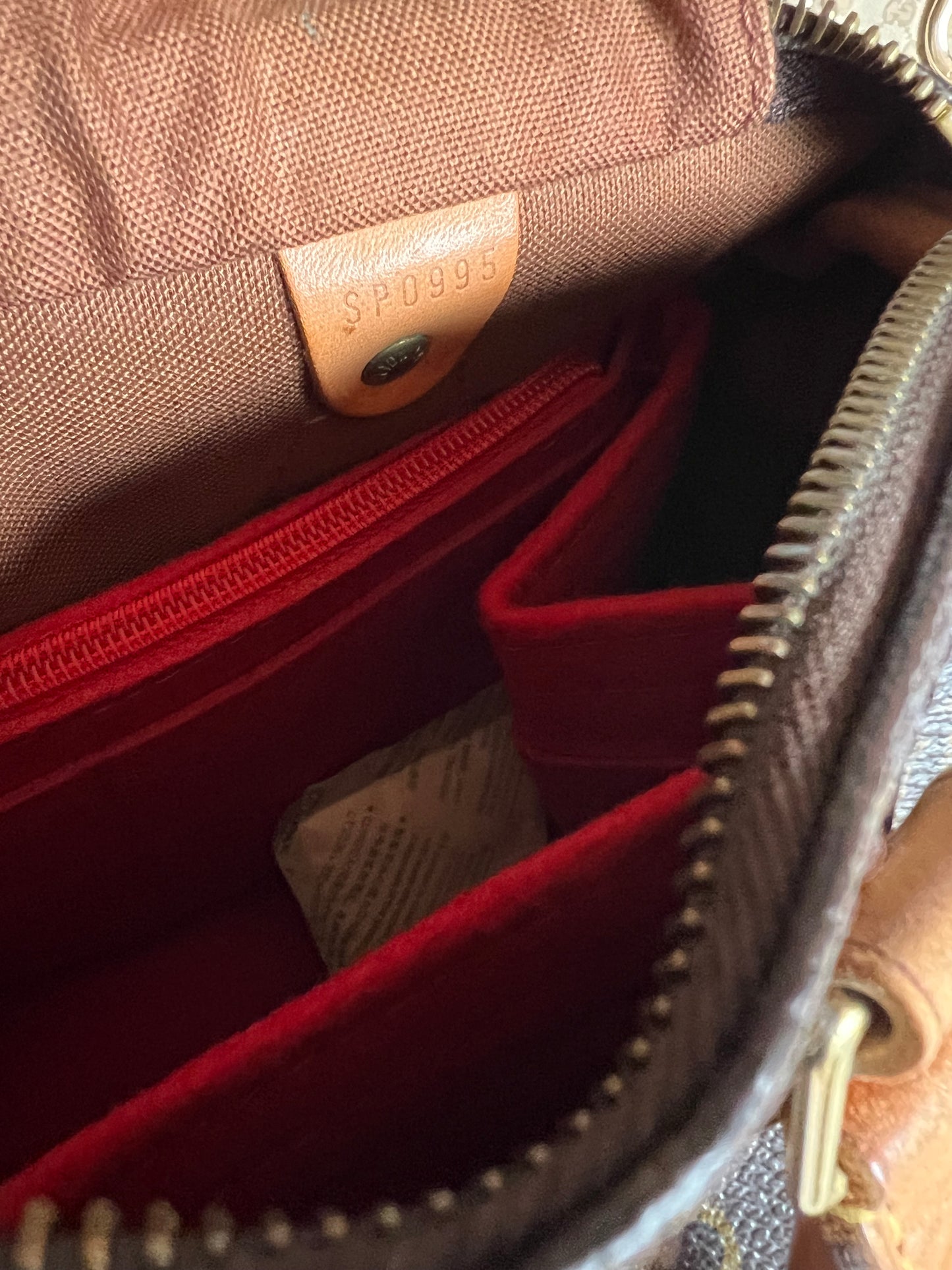 Louis Vuitton Speedy 25 Monogram Authentic Leather Handbag